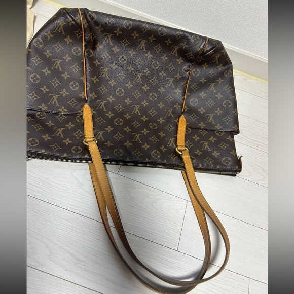 ๐โจ TOP ZIPPER โจ๐ HUGE Louis Vuitton X-LARGE TOTE TOTALLY GM W/ RECEIPT - Picture 4 of 16